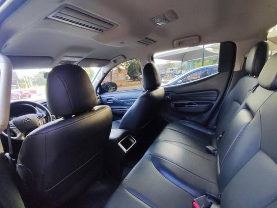 MITSUBISHI TRITON 2.4 BITURBO DIESEL CD GLS 4X4 AUTOMÁTICO